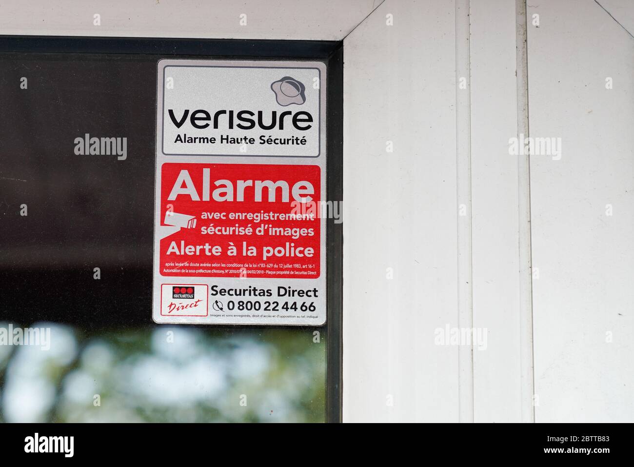 Bordeaux , Aquitaine / France - 05 05 2020 : logo verisure signe de  déclenchement d'alarme maison en maison privée Photo Stock - Alamy