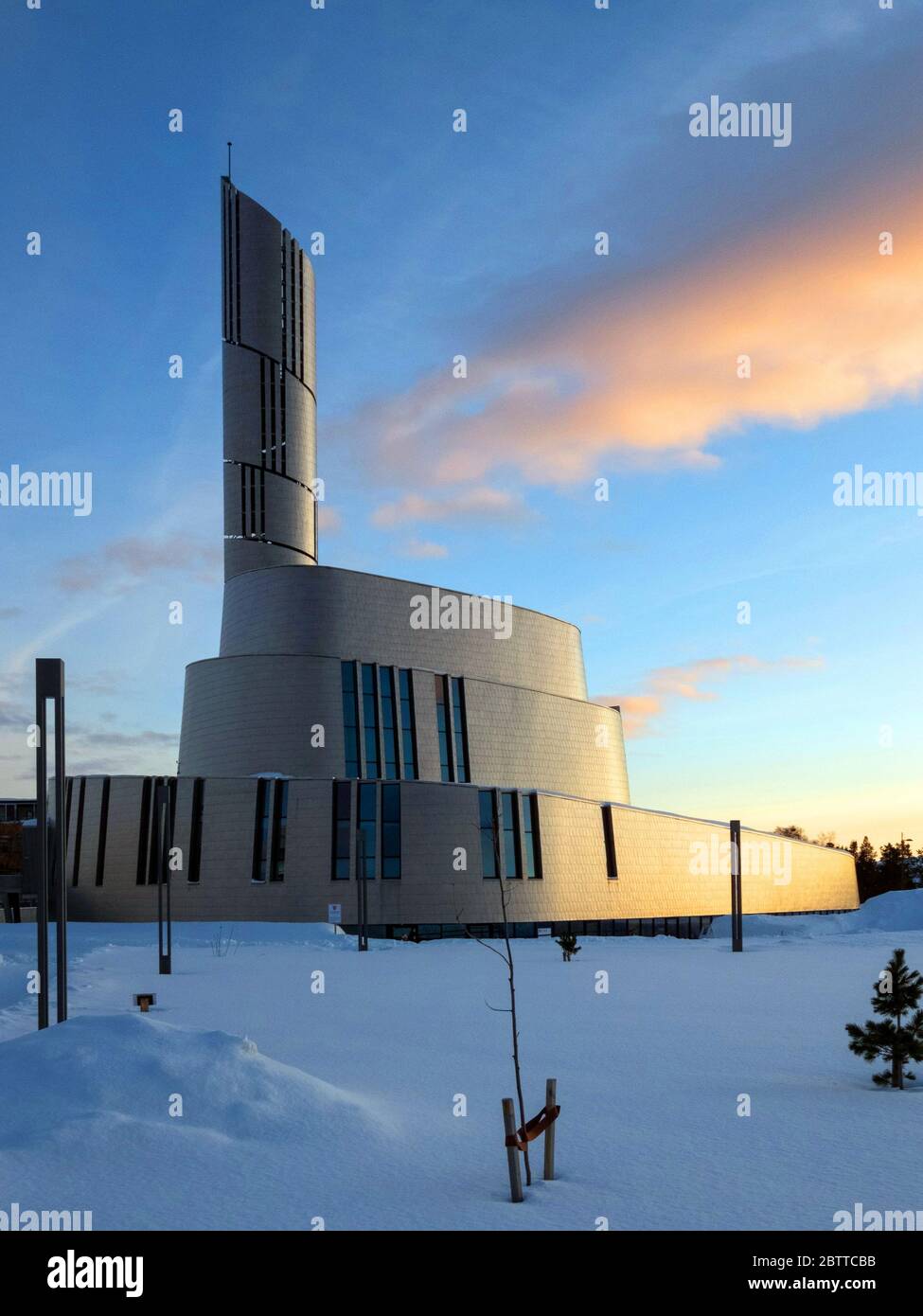 Die Nordlichtkathedrale, oder auch Alta-Kirche, ist die größte Kirche der nordnorwegischen Stadt Alta und wurde von2011 bis 2013 erbaut. Banque D'Images