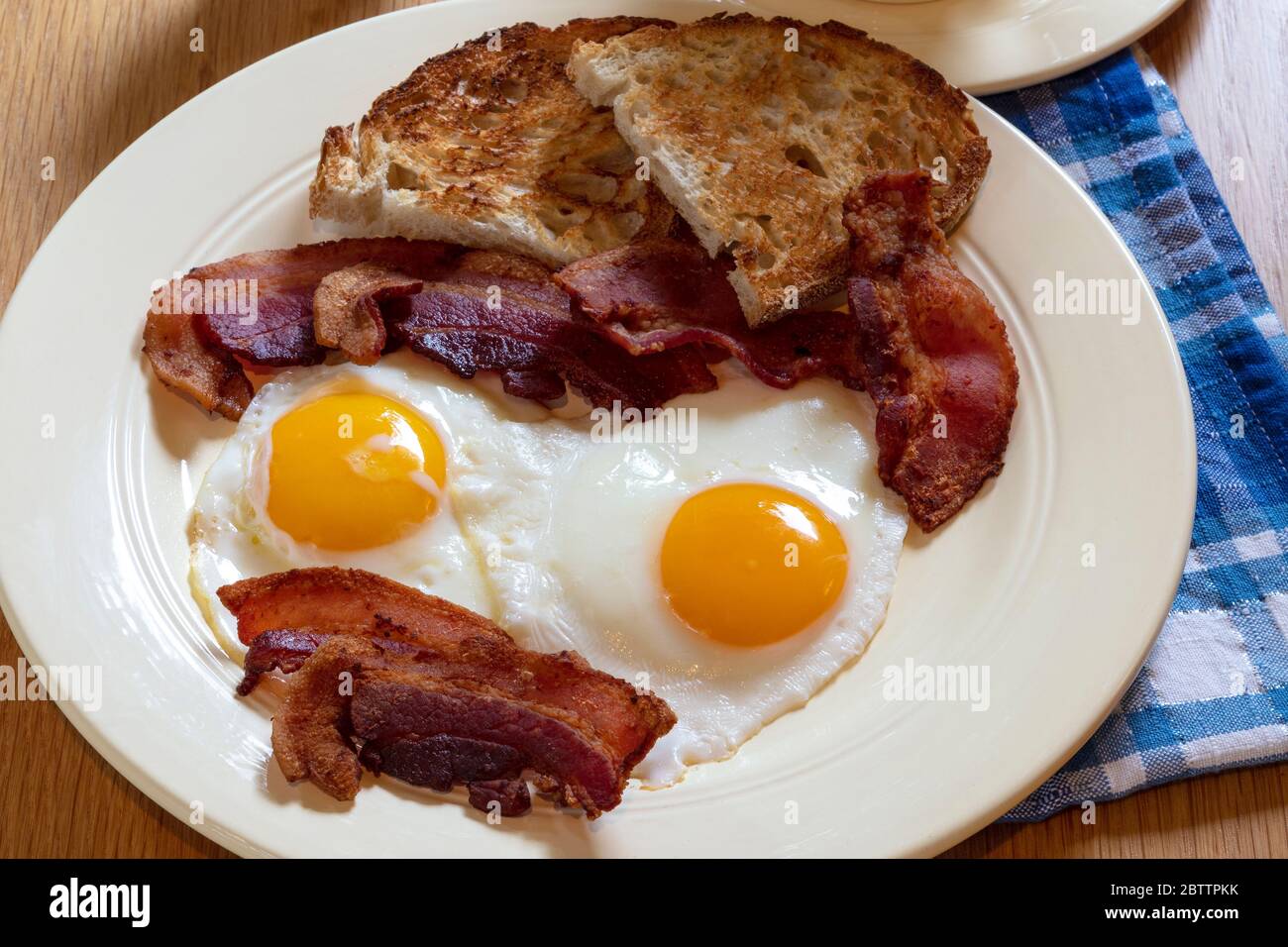 Petit déjeuner, bacon, œufs, toasts et café, par James D Coppinger/Dembinsky photo Assoc Banque D'Images