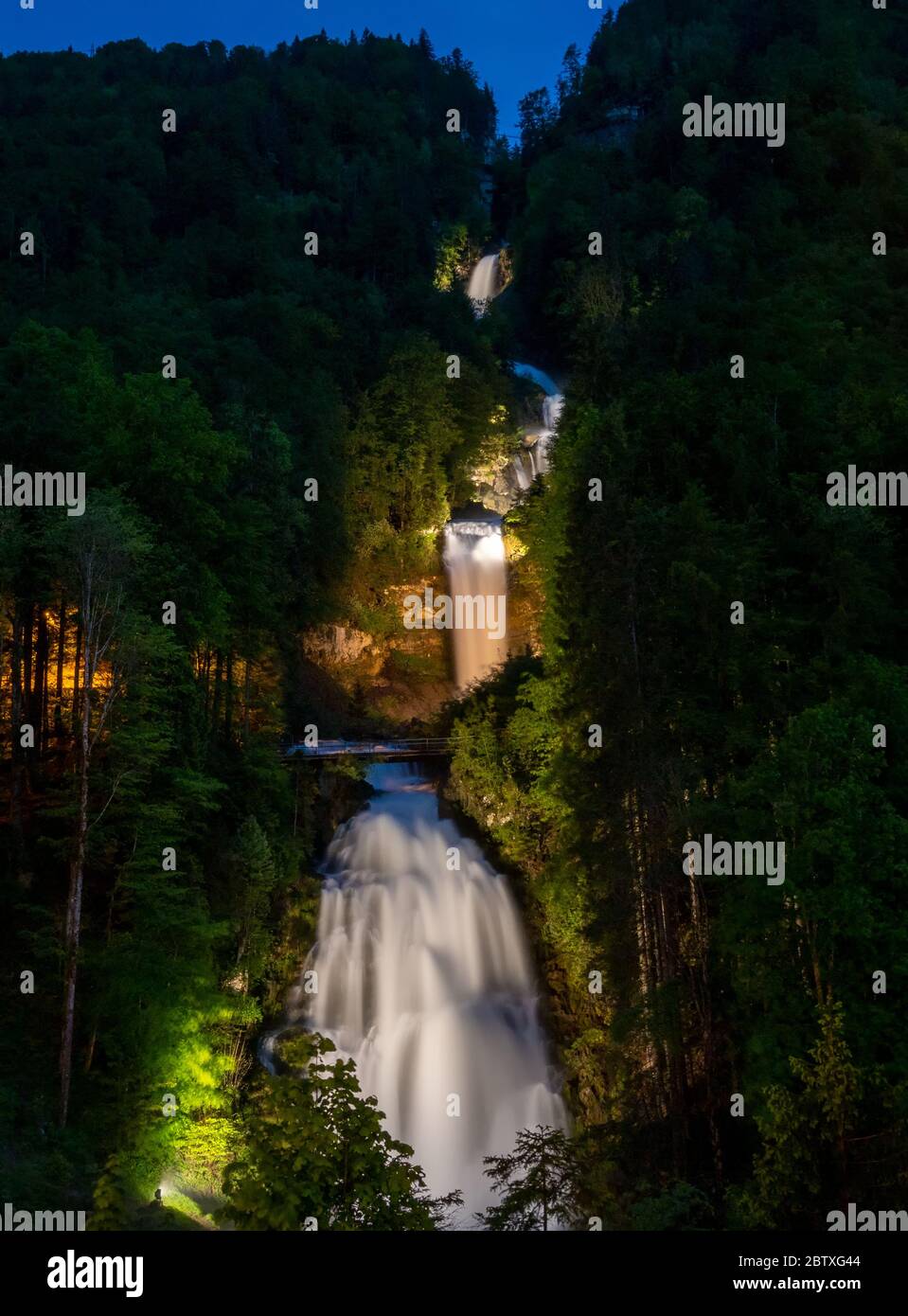 Chutes d'eau de Giessbach la nuit Banque D'Images