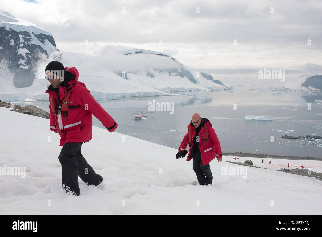 Touristes à l'antarctique atterrissage sur l'île Danco sur la péninsule Antarctique Banque D'Images