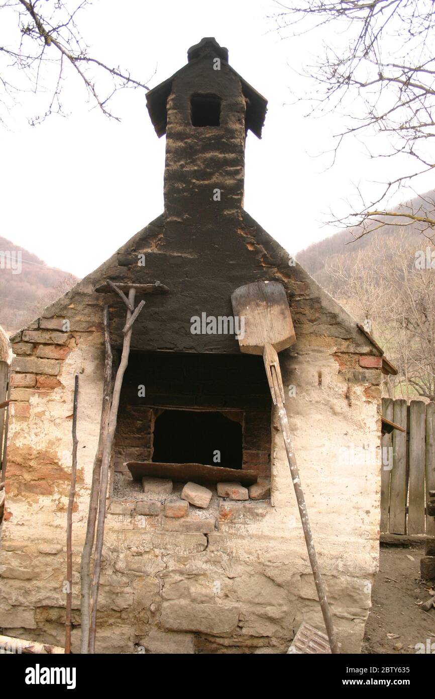 Four à pain dans la campagne roumaine Banque D'Images