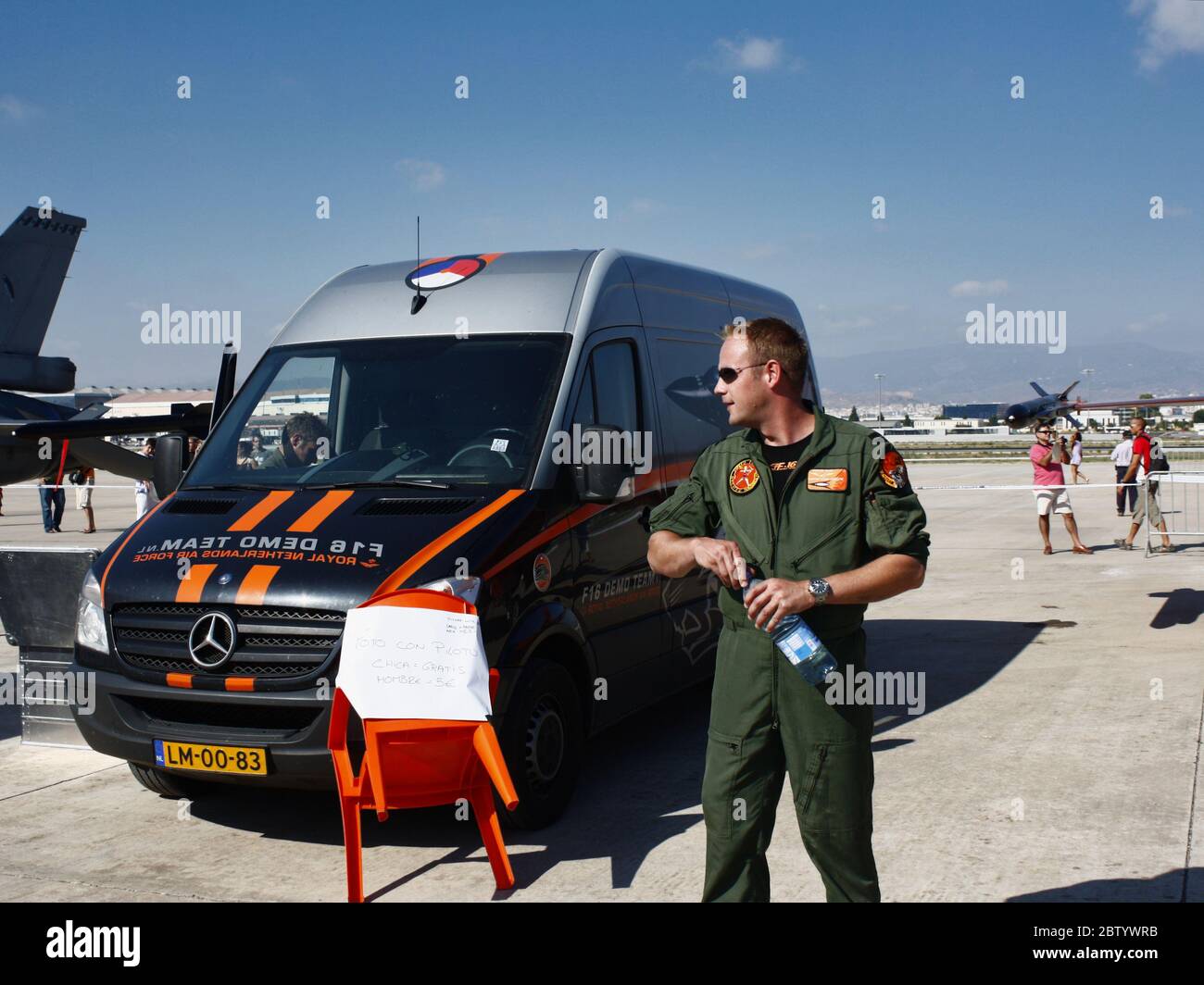 Pilote néerlandais au deuxième salon de l'aviation de Málaga, Andalousie, Espagne. Banque D'Images