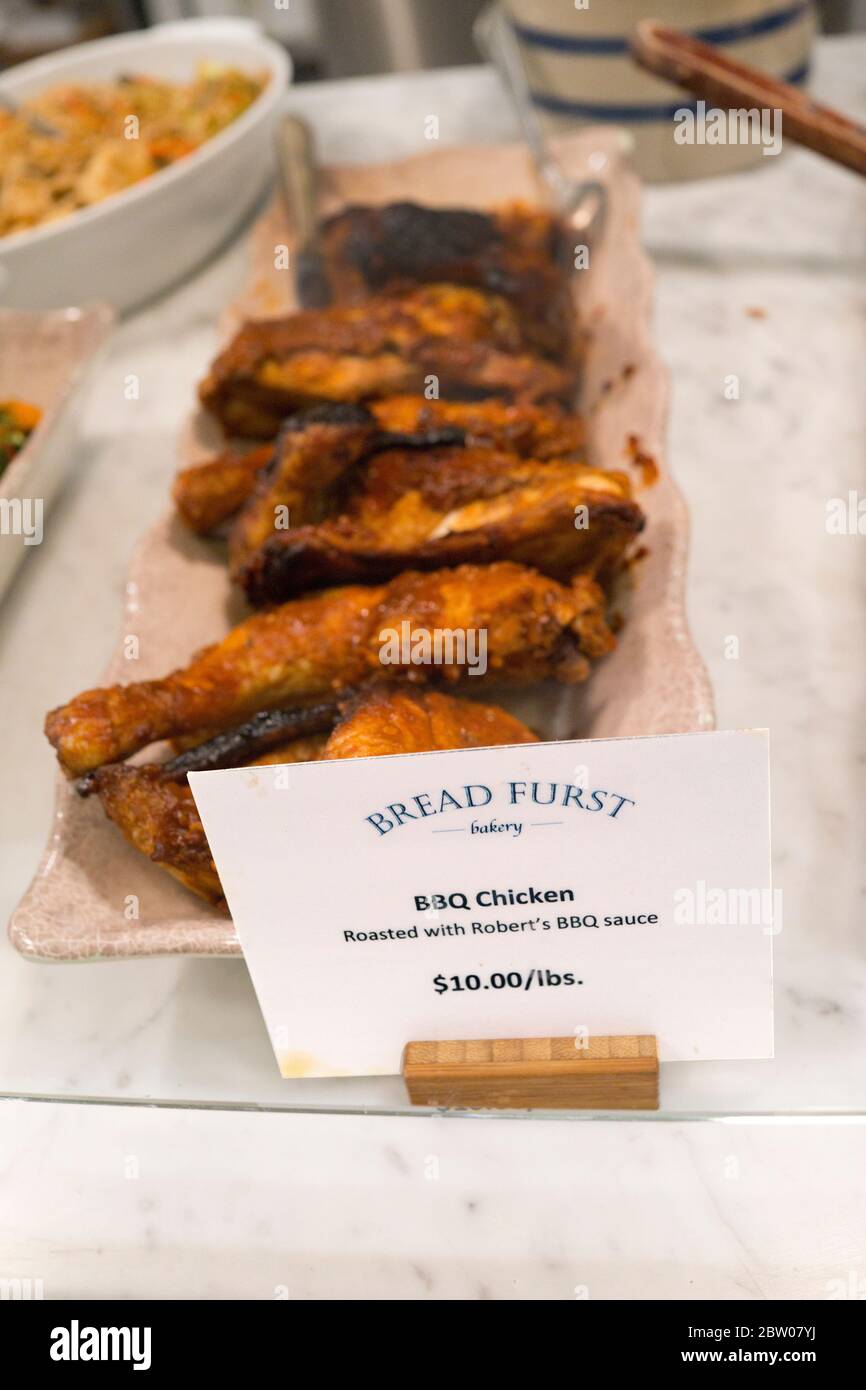 Bread Furst, boulangerie spécialisée dans le quartier Van Ness-Forest Hills à Washington, D.C., a ouvert ses portes en 2017 par Mark Furstenberg. Poulet barbecue. Banque D'Images