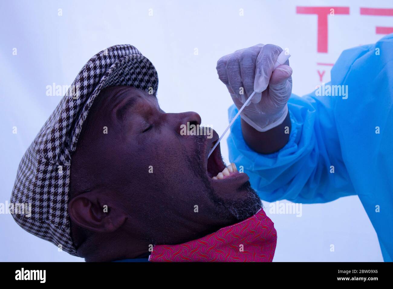 Johannesburg, Gauteng, Afrique du Sud. 26 mai 2020. Alexandra, Johannesburg, Afrique du Sud, UN laboratoire privé effectue des tests Covid-19 au Pan African Mall. « trop peu de gens se présentent pour les tests, Credit: Manash Das/ZUMA Wire/Alamy Live News Banque D'Images