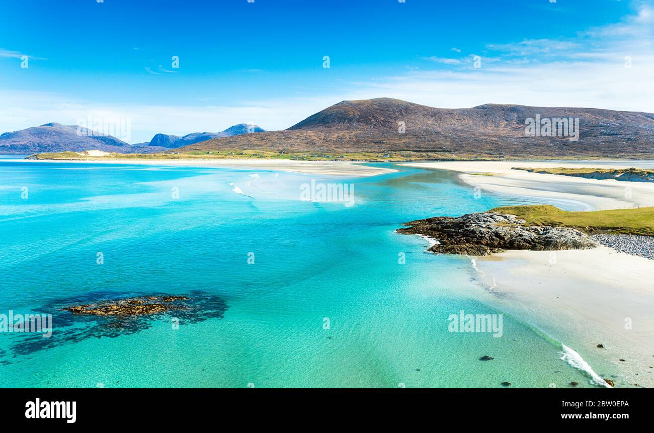 Une belle matinée ensoleillée donnant sur les plages de sable à LUSKENTIRE de Seilebost sur l'île de Harris dans les Hébrides extérieures de l'Écosse Banque D'Images