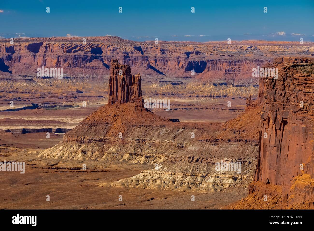Le Candlestick et la rivière Green, vus de Murphy point Trailhead à Island in the Sky dans le parc national de Canyonlands, Utah, États-Unis Banque D'Images