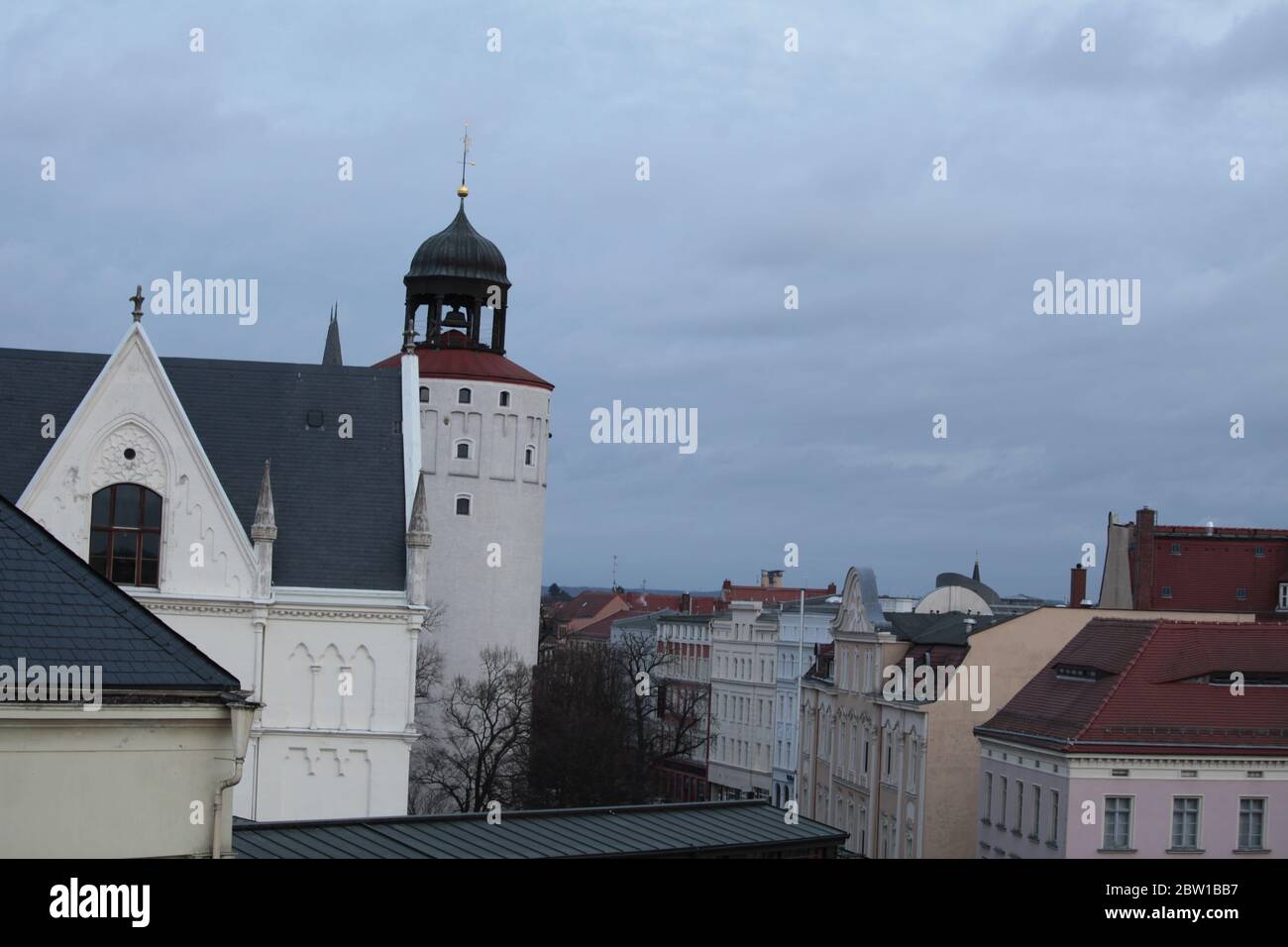 Der Dicke Turm oder auch Frauenturm ist ein Teil der historischen Görlitzer Stadtbefestigung. Der 46 m hohe Turm wird aufgrund seiner Massivität von d Banque D'Images