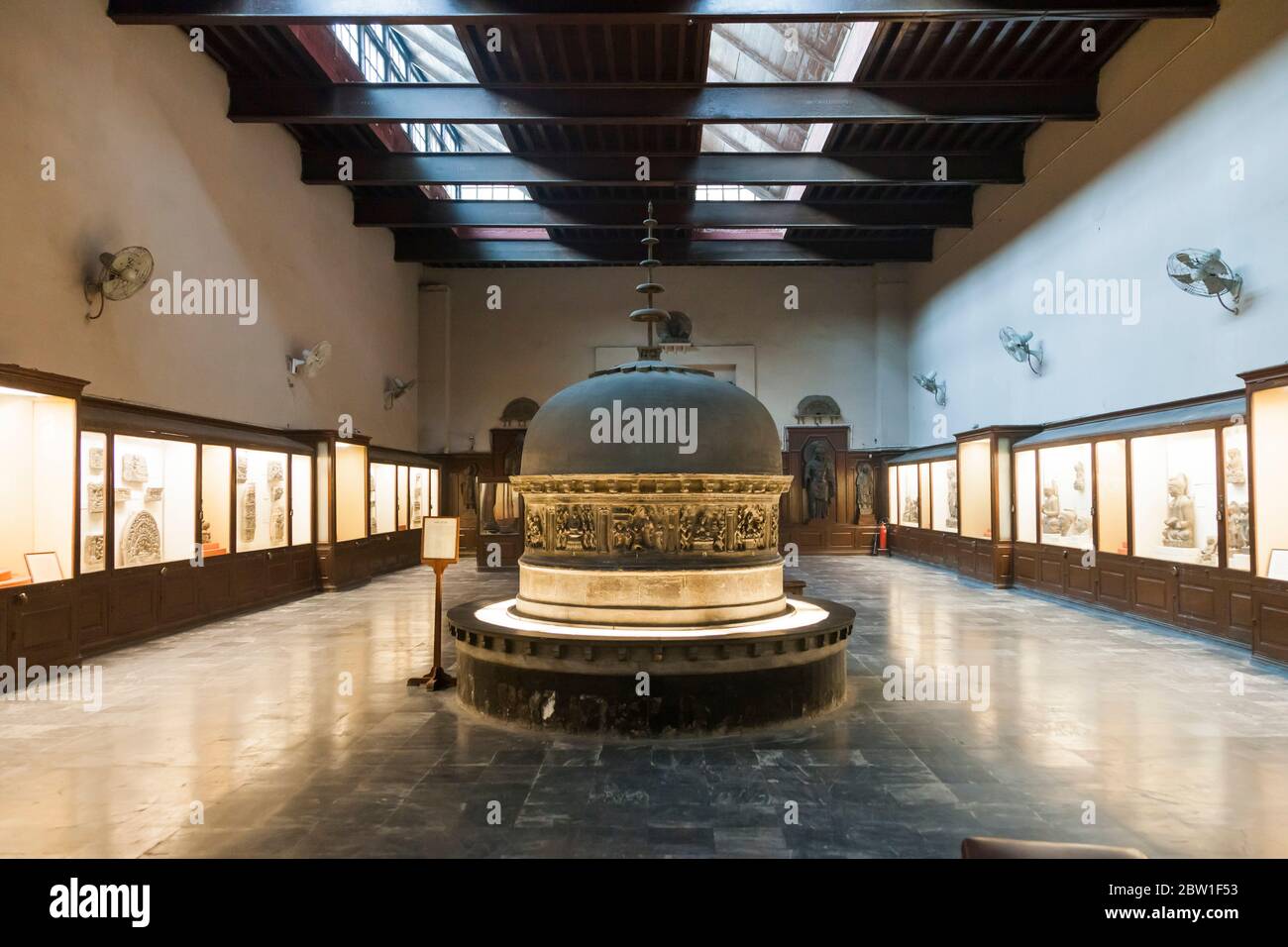 Salle d'exposition du musée Lahore, époque coloniale britannique, Lahore, province du Punjab, Pakistan, Asie du Sud, Asie Banque D'Images