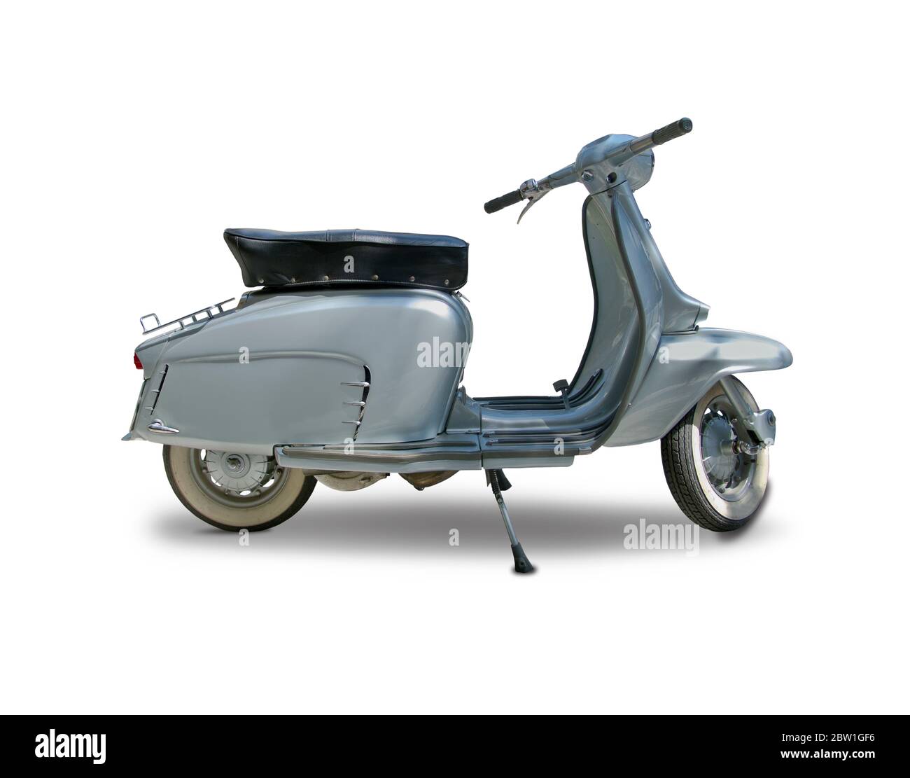Scooter italien classique isolé sur blanc Banque D'Images