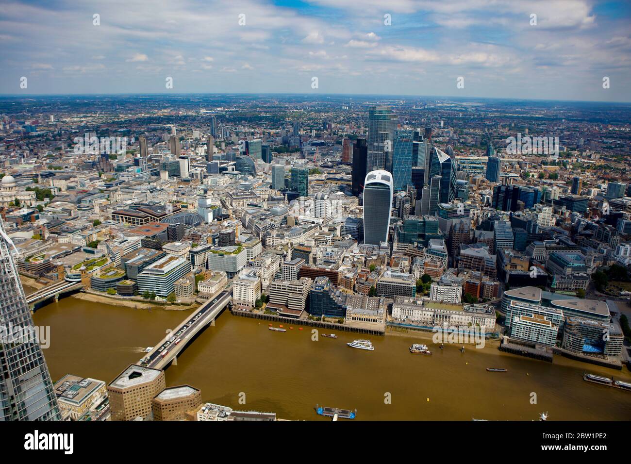 Vue aérienne du quartier financier de Londres, Royaume-Uni. Le Shard, Sky Gardens et 22 Bishopsgate Banque D'Images