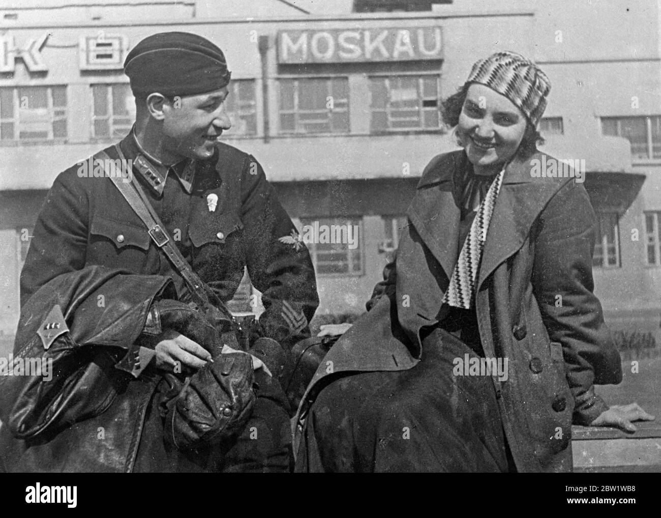 La Femme Et La Mere De La Famille Volante De Russie Ont Enseigne A Leur Mari De Voler Bebe Est Le Prochain Sur La Liste Avec Un Record De 1 500 Heures De