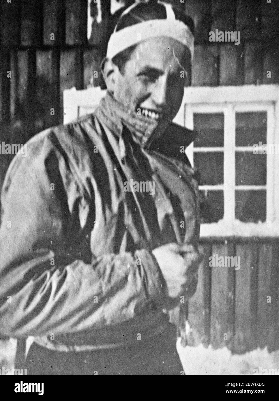 Troisième homme d'aviation allemand condamné à mort par les Basques. Hans Joachim Wandel, l'aviateur allemand qui a été capturé quand sa machine s'est écrasée sur le front basque, a été condamné à mort à Bilbao. Il est le troisième aviateur allemand à avoir reçu la peine de mort. Wandel a été accusé d'avoir aidé à la rébellion. Photos: Hans Joachim Wandel après son arrestation par les Basques. 26 mai 1937 Banque D'Images