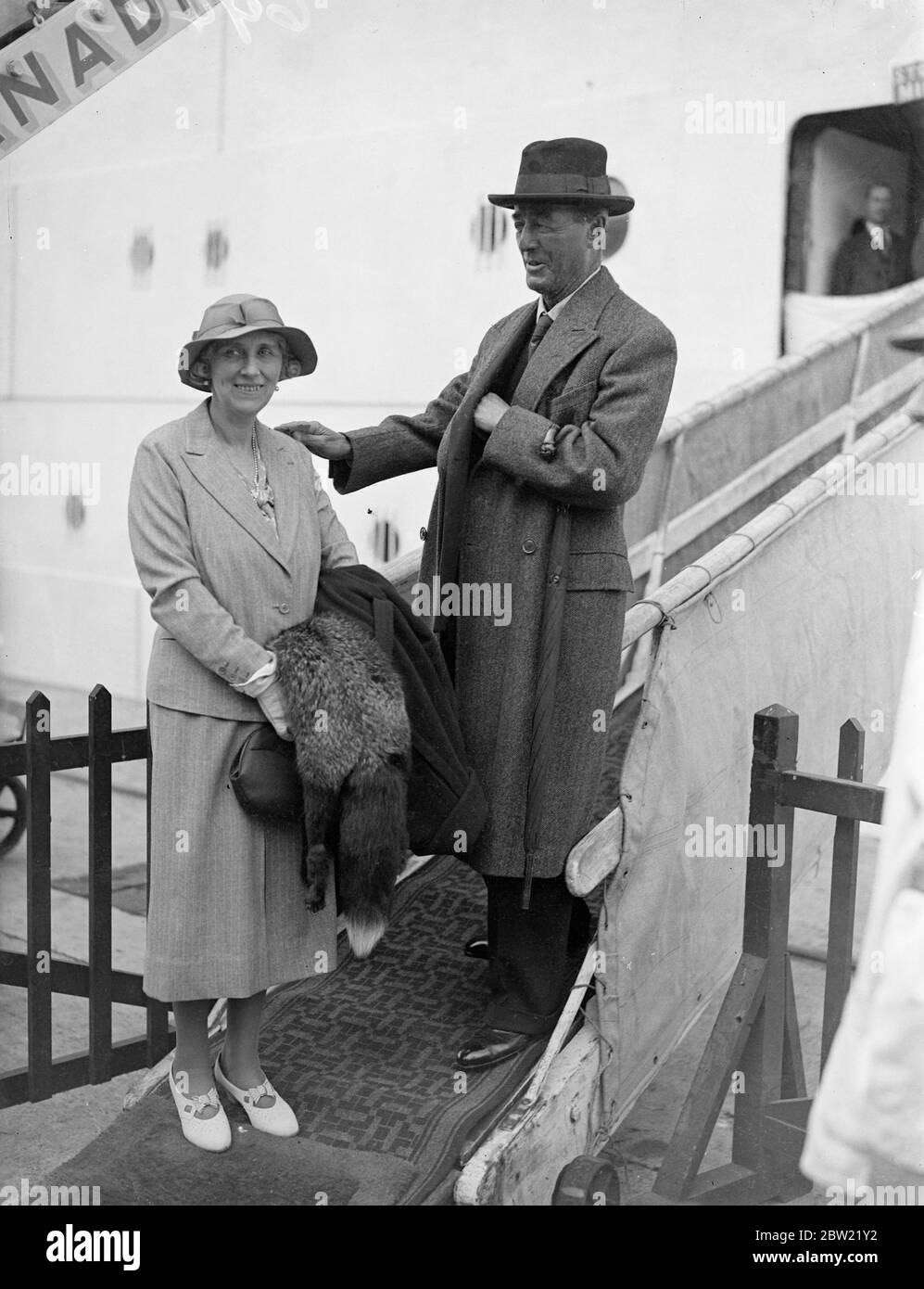Lord et lady Mottistone étaient des passagers de l'impératrice de Grande-Bretagne lorsqu'elle a quitté Southampton pour le Canada. 18 septembre 1937. Banque D'Images