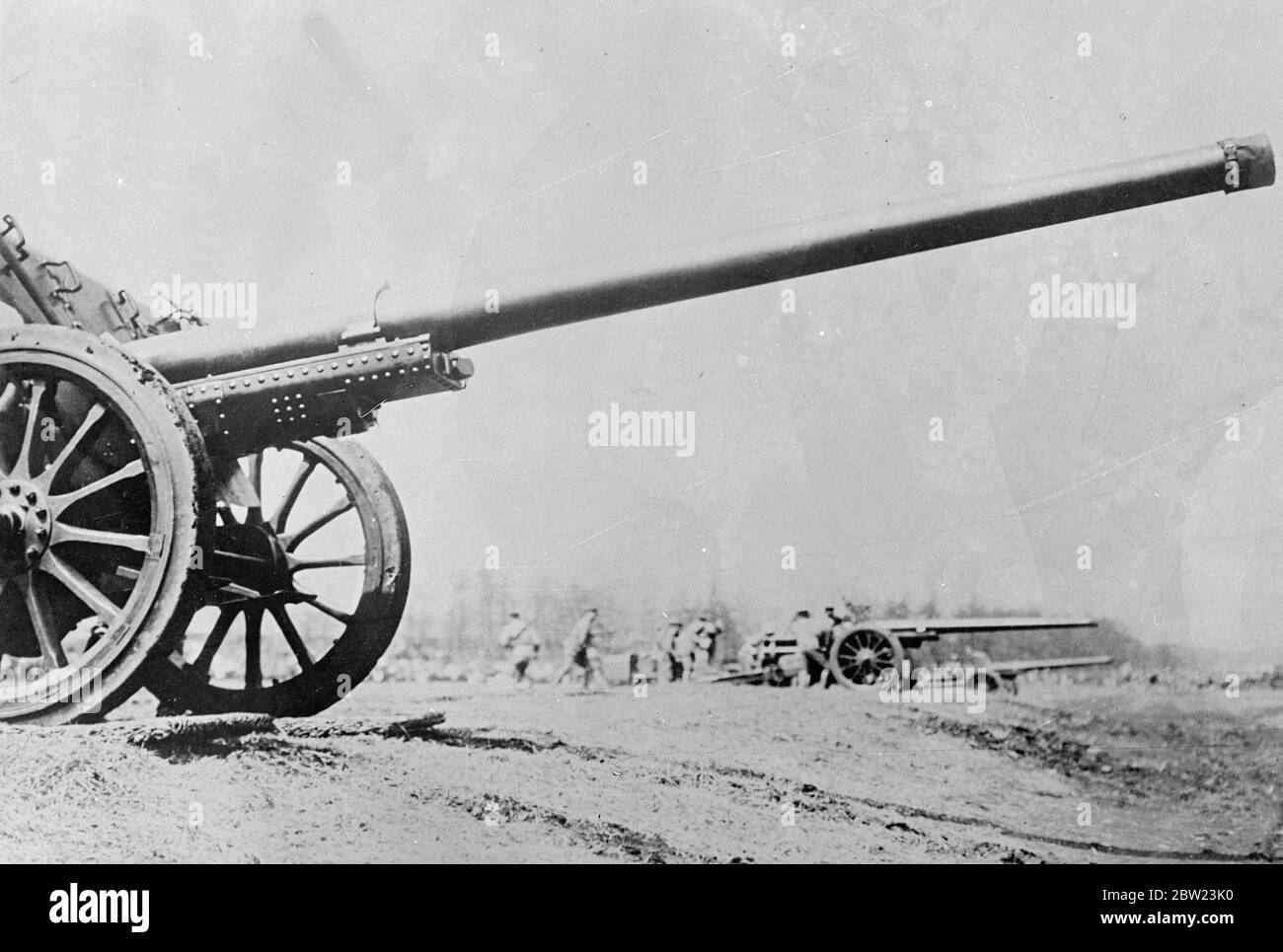 Les troupes japonaises tirent de l'artillerie pendant les manœuvres. 21 juillet 1937 Banque D'Images