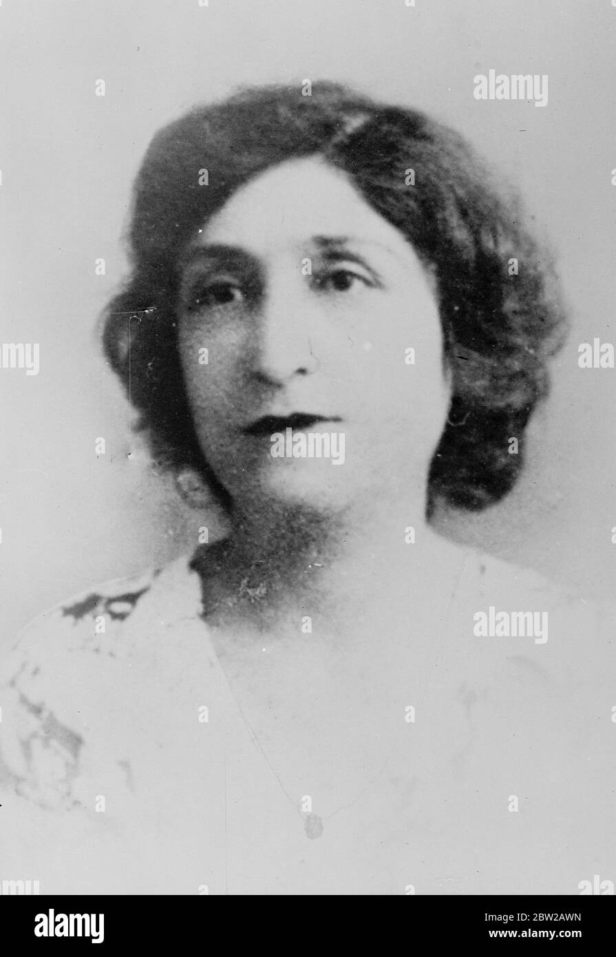 Veuve Habillee En Noir Banque D Image Et Photos Alamy