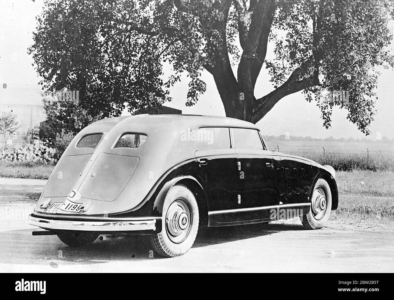 Les dernières voitures rationalisées en Allemagne. Un nouveau type de corps profilé qui a été mis sur le marché par la société allemande Maybach 14 novembre 1932 Banque D'Images