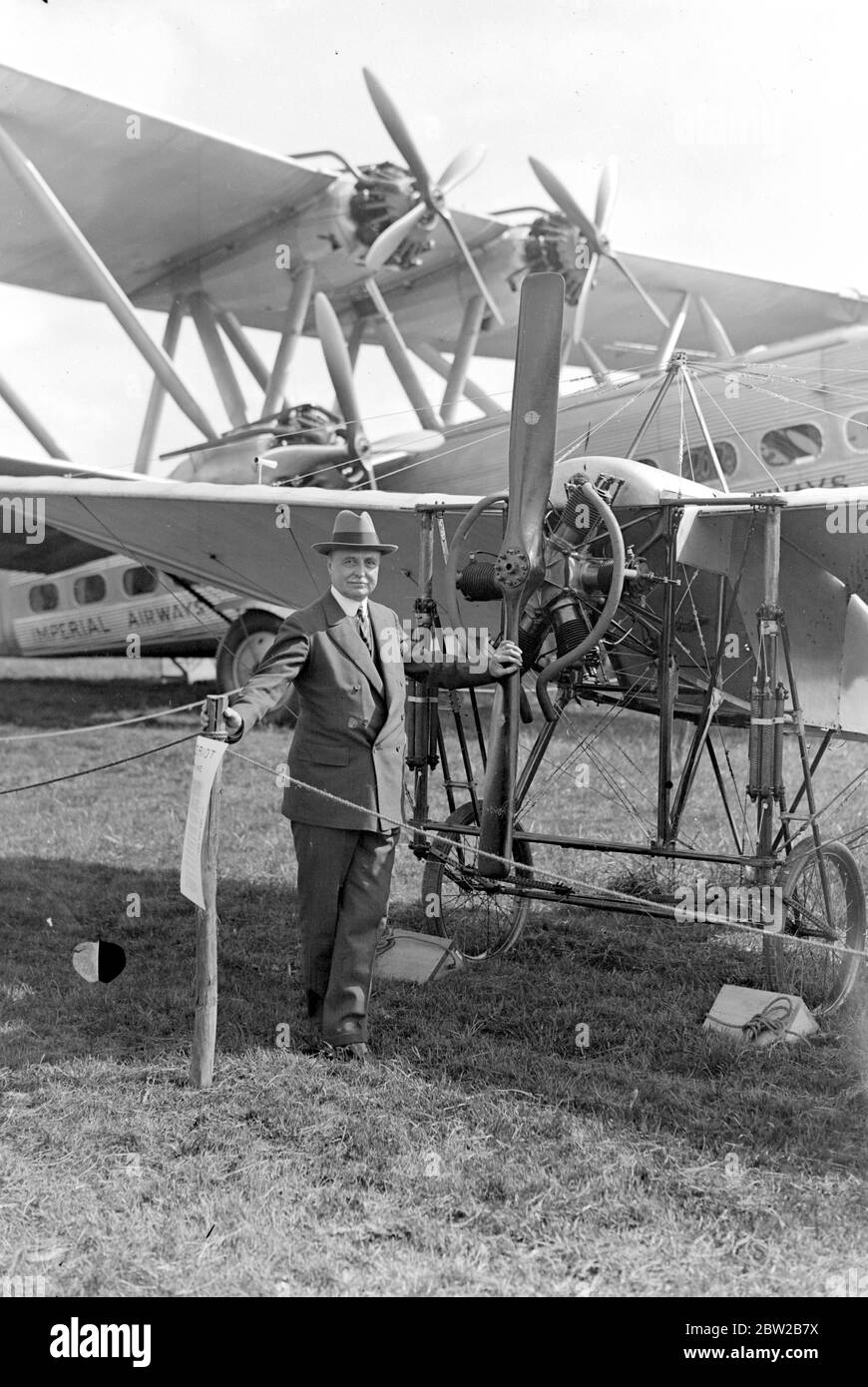 Parti du jardin parlementaire des Services nationaux de vol à Hanworth . M. Louis Bleriot . 1931 Banque D'Images