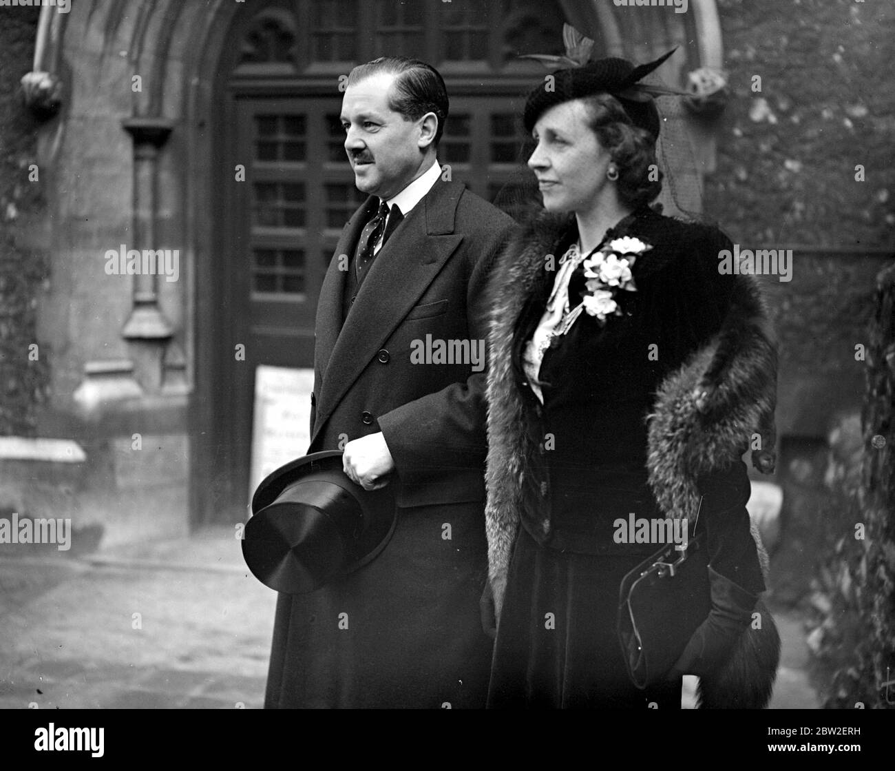 Mariage de Wallace-Magor au Smithfield de St Bartholomew. Mme et le capitaine Euan Wallace. 1928 Banque D'Images