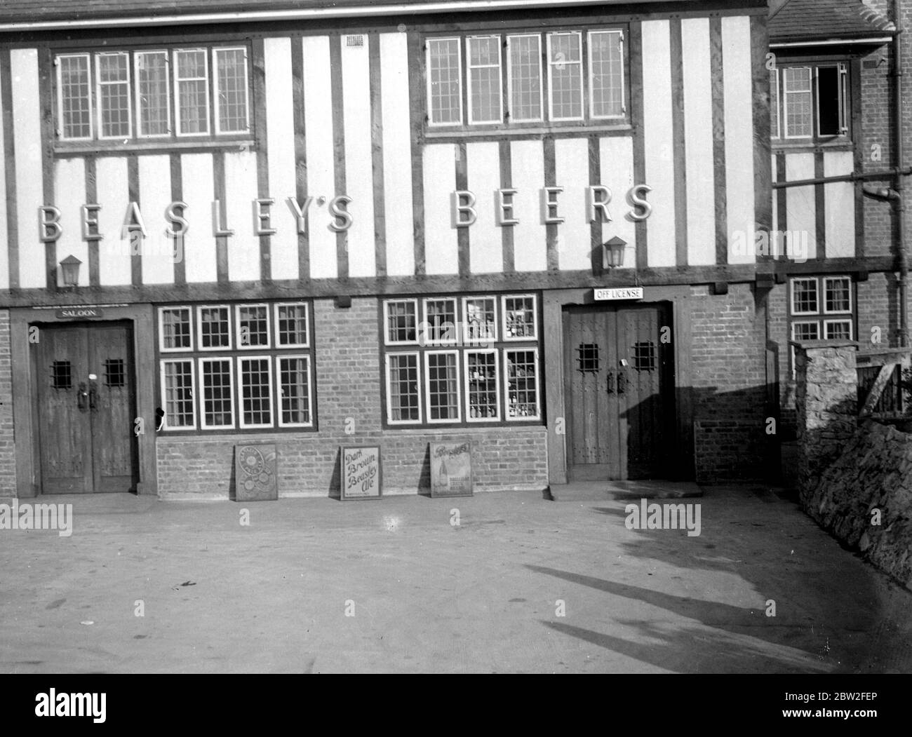 Beasley's Beers Pub, Grassways. 1934 Banque D'Images