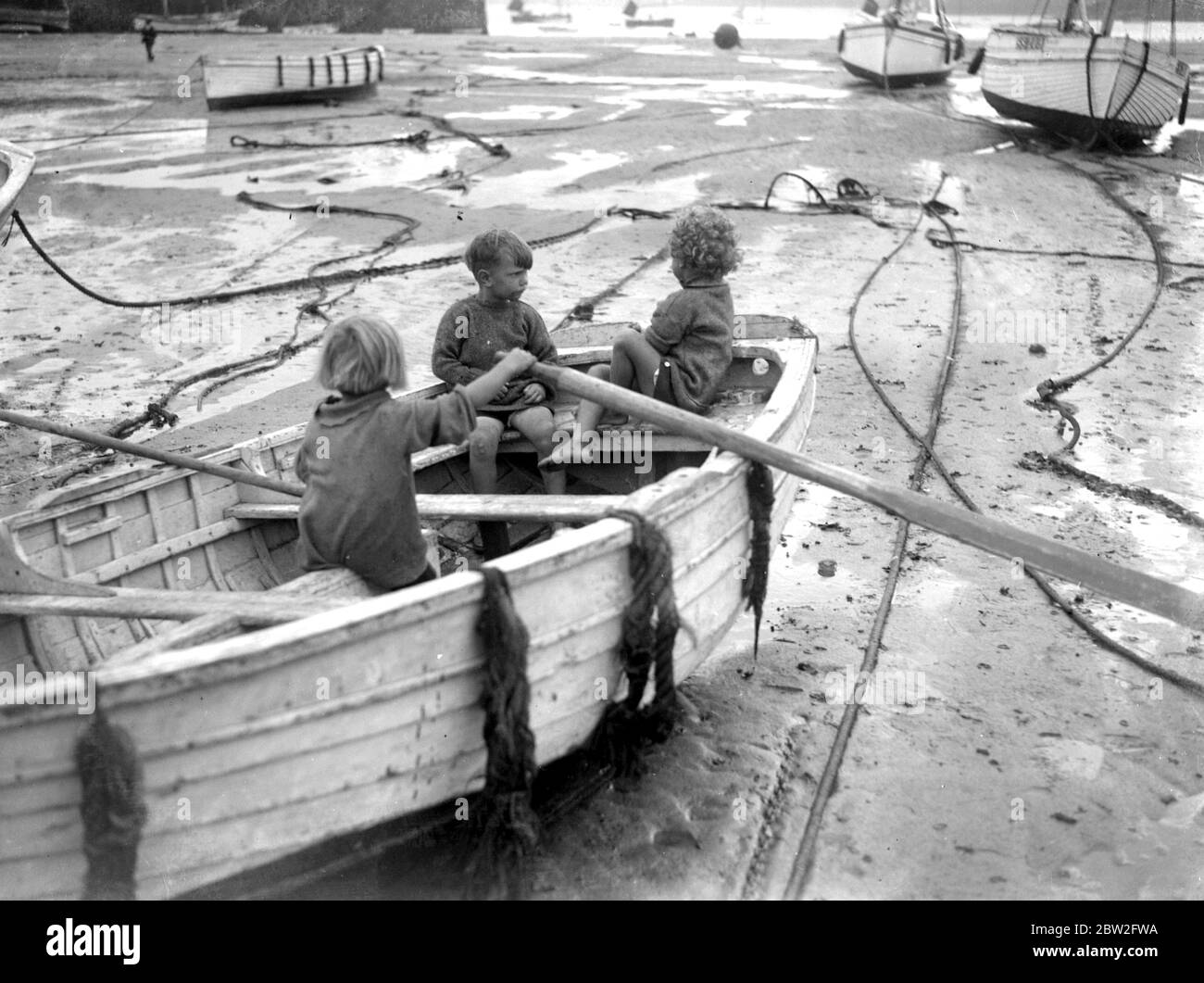 Etude enfant : chargement d'un bateau. 1933 Banque D'Images