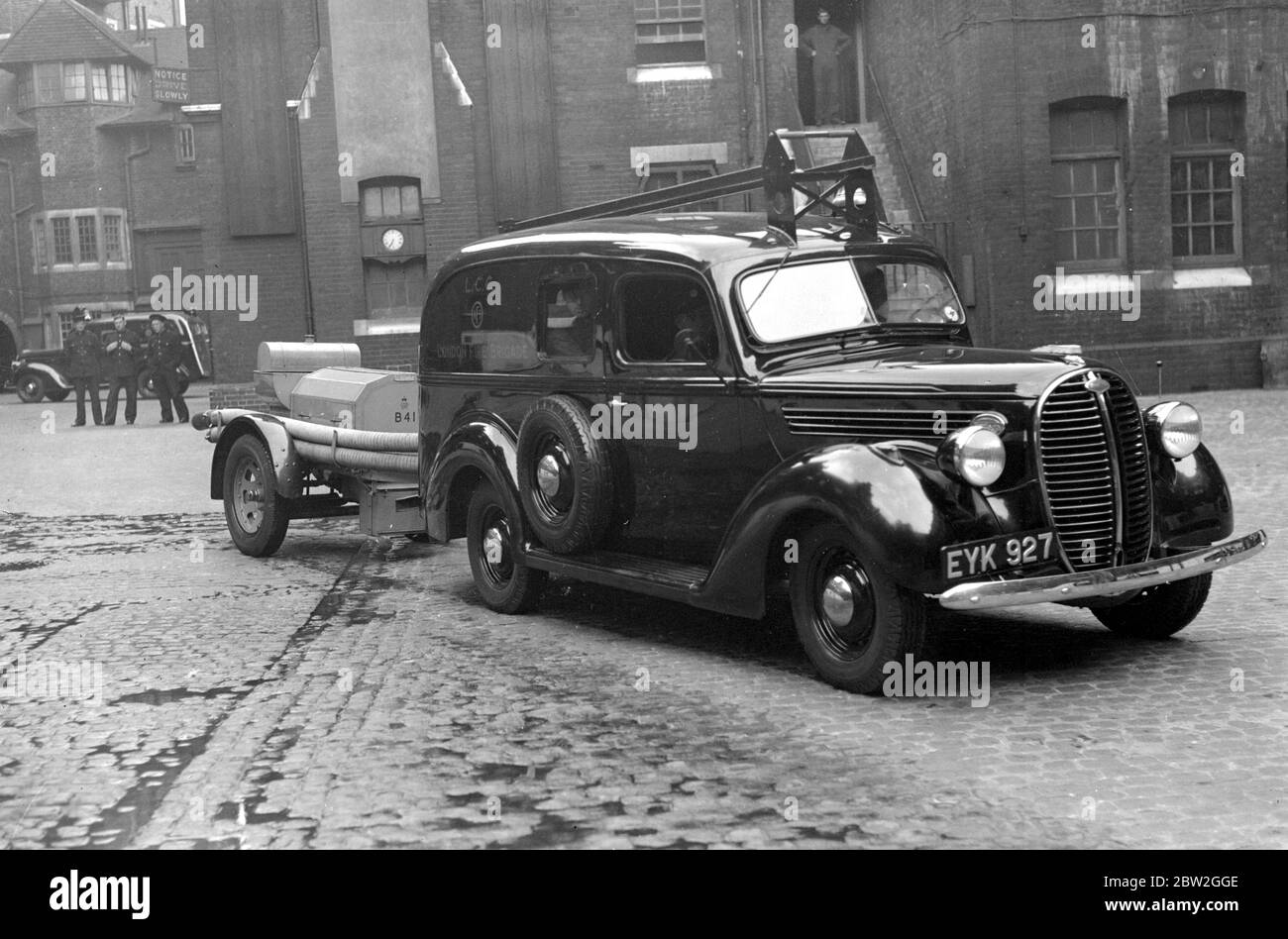 Démonstration des services d'incendie auxiliaires. Siège de Southwark. Monuments territoriaux de la brigade des pompiers de Londres. 20 août 1938 Banque D'Images