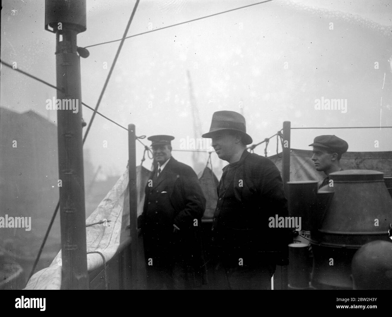 Vaisseau mystère dans la Tamise. Auto LT, V.C. 2 décembre 1918 Banque D'Images