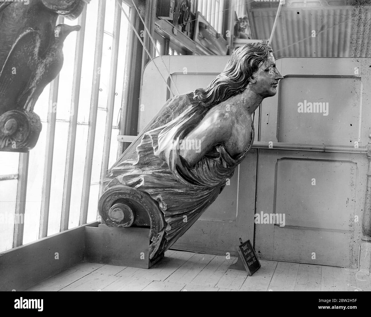 Tête de figure femelle de H.M.S Scout. 5 pieds de pied et dix pouces de hauteur (5' 10 de hauteur) Scout a été lancé en 1856 et décomposé en 1877. Au musée naval de Chatham au moment où la photo a été prise. Banque D'Images