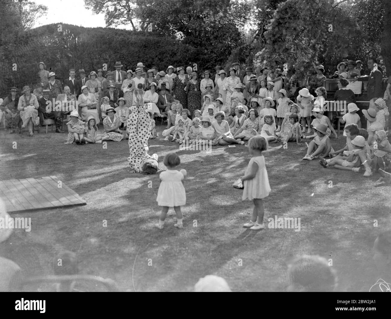 Concert en plein air pour enfants. 1934 Banque D'Images