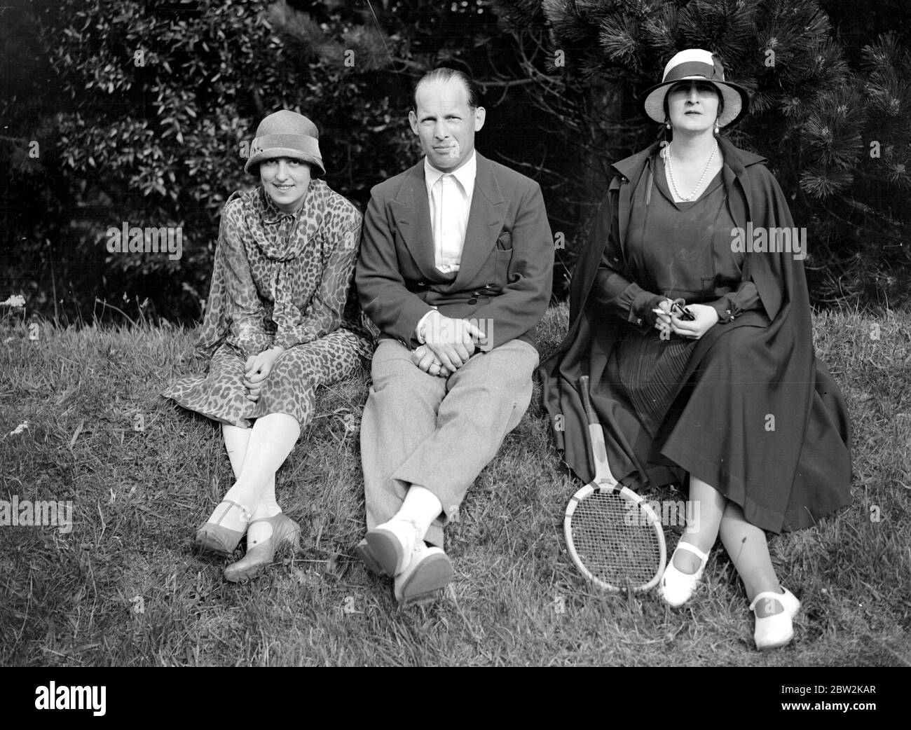 À Newhaven court Cromer. Mme Oliver Locker-Lampson et l'ex-Roi et Reine de Grèce des années 1930[?] Banque D'Images