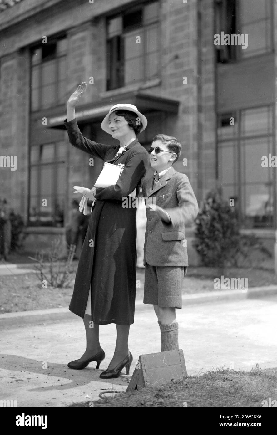 Mme Anthony Eden et Simon Eden. 13 octobre 1935 Banque D'Images Mme Anthony Eden et Simon Eden. 13 octobre 1935 Banque D'Images