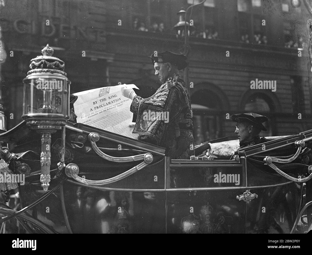 Proclamation royale ; UNE voiture contenant les hérauts royaux avec la Proclamation royale convoquant les gens au couronnement d'Edward VIII 29 mai 1936 Banque D'Images