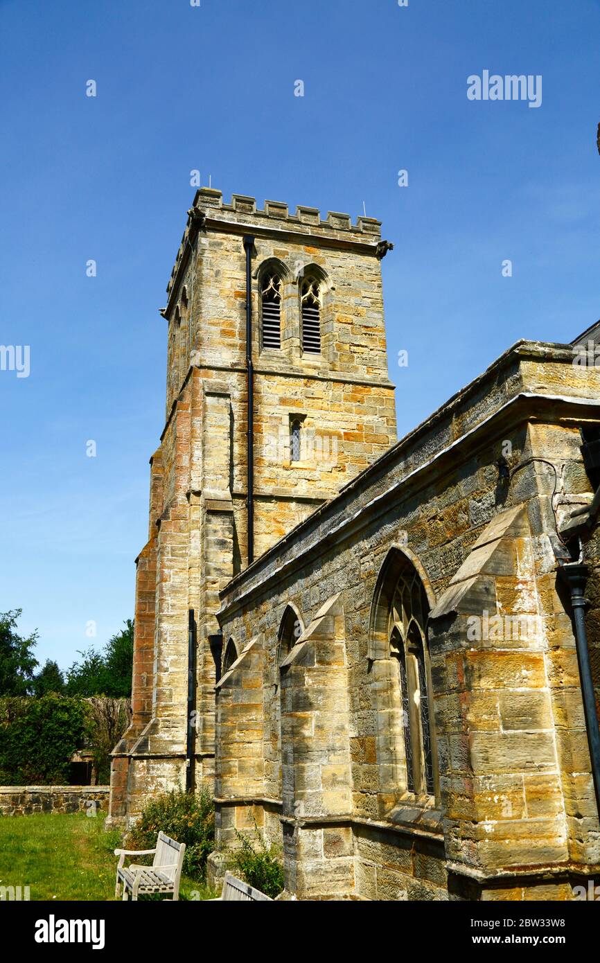 L'église paroissiale nouvelle ou supérieure de Saint-Pierre près du village vert, Pembury, Kent, Angleterre Banque D'Images