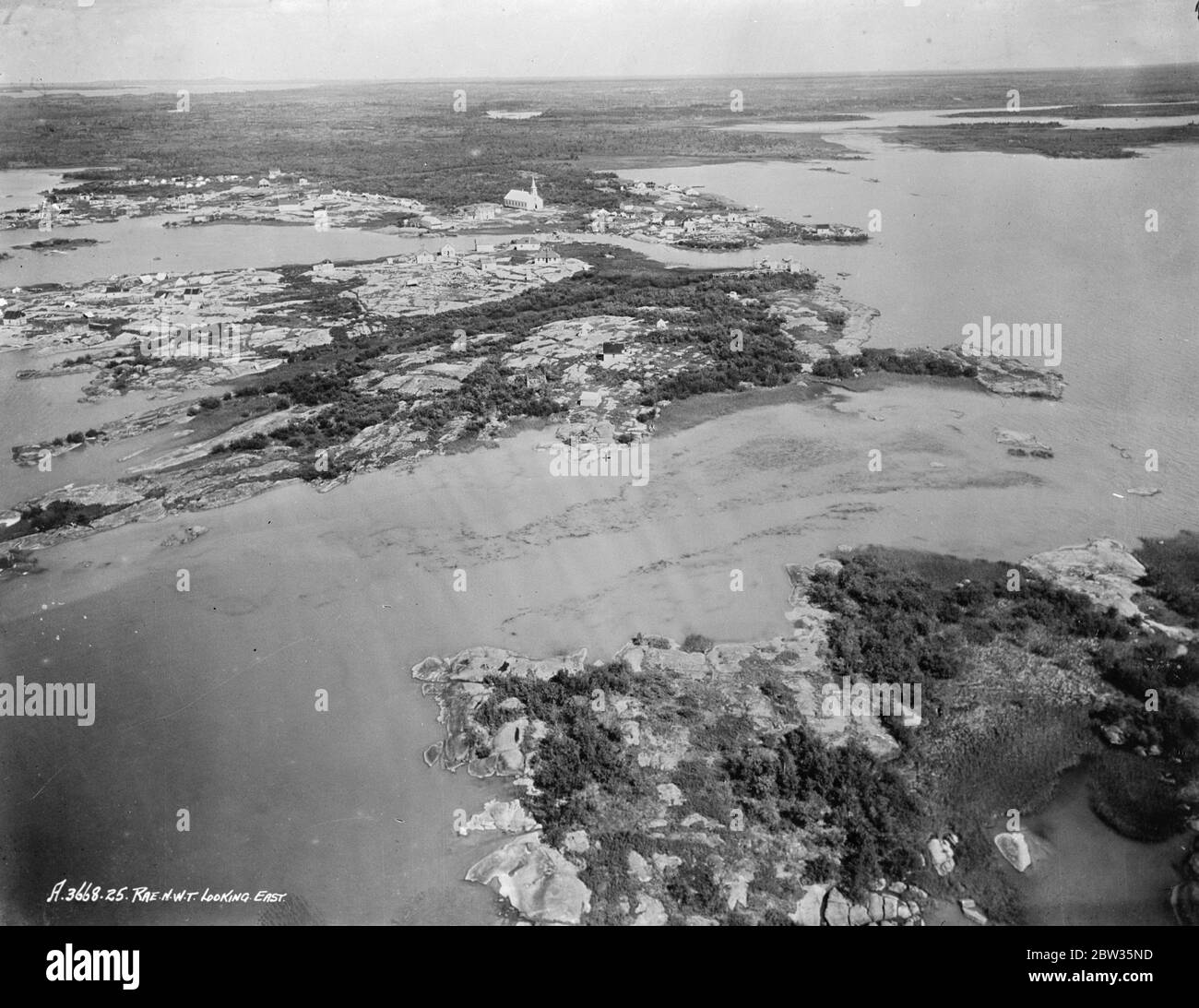 Rae regardant vers l'est . dans le territoire du Nord-Ouest . Mars 1933 Banque D'Images