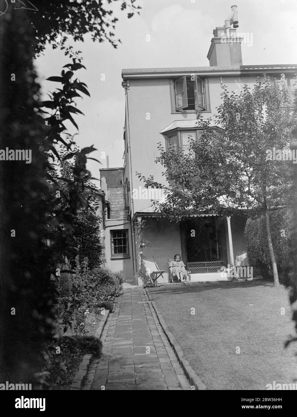 Le jardin arrière de la maison de Gillie Potter - le célèbre télédiffuseur et comédien de radio . Banque D'Images