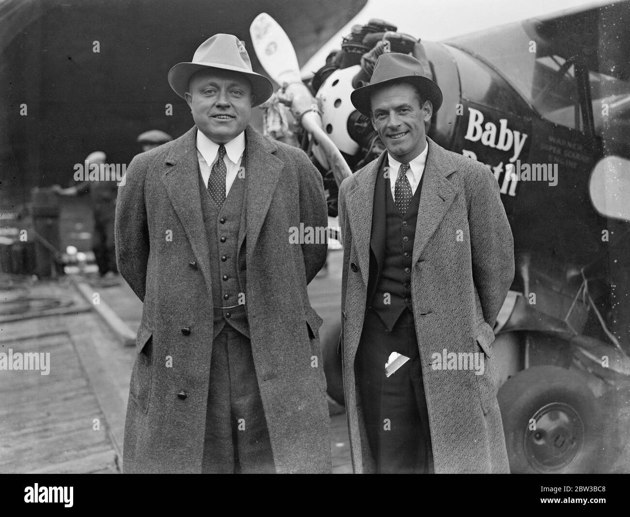 Les aviateurs arrivent à Londres pour la course Londres - Melbourne . 12 octobre 1934 Banque D'Images