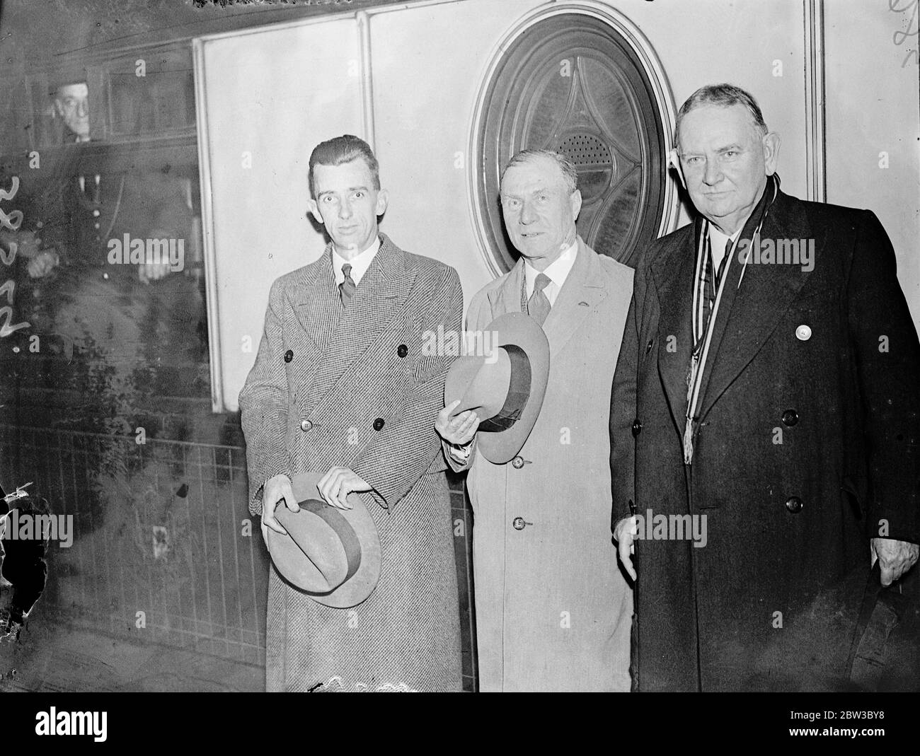 Les sécessionnistes de l'Australie occidentale arrivent à Londres et présentent une pétition au Roi . 26 octobre 1934 . Banque D'Images