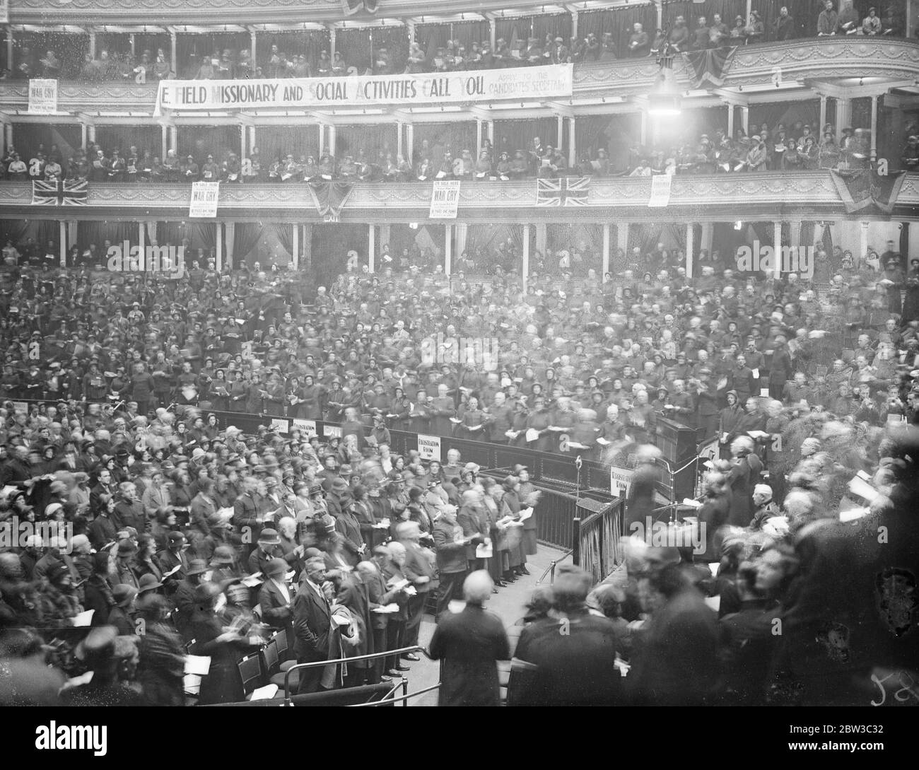 Le général Higgins de l'Armée du salut à l'Albert Hall , Londres . 1er novembre 1934 Banque D'Images