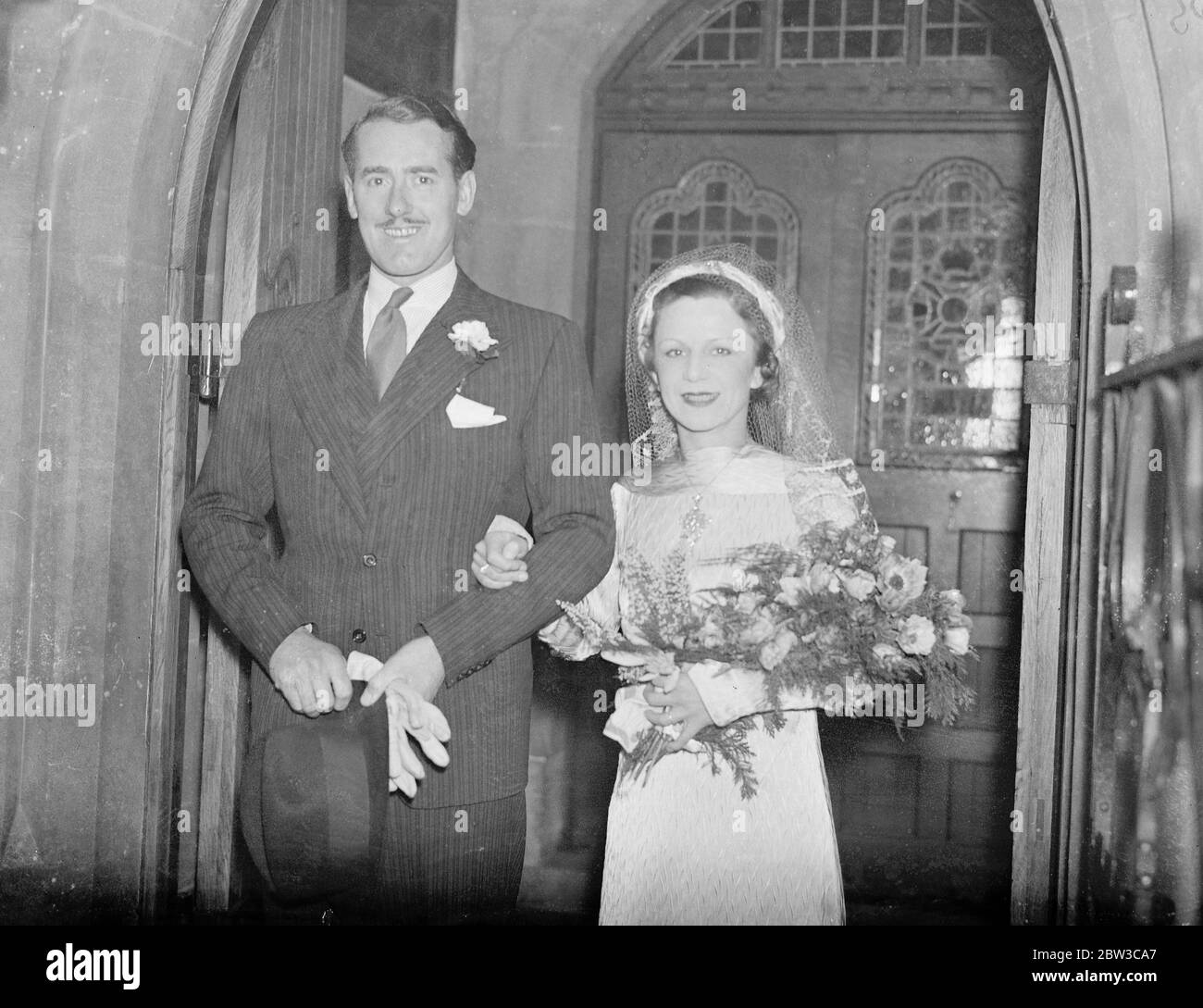 Jack Lambert , acteur de scène noté , Weds Miss Julia Wolfe . 4 novembre 1934 Banque D'Images