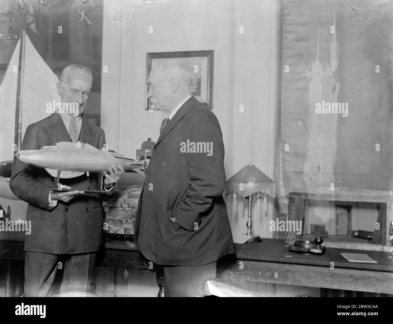 Sir Reginald Blomfield ouvre l'exposition Arts and Crafts de l'Administration du port de Londres. 14 novembre 1934 Banque D'Images