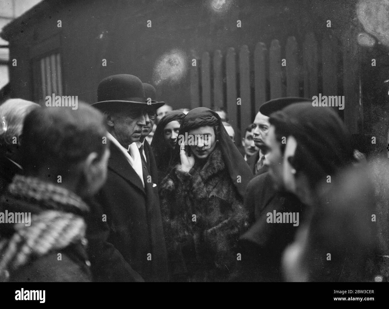 Princess Marina assiste au service commémoratif du roi Alexandre de Yougoslavie . 17 novembre 1934 Banque D'Images