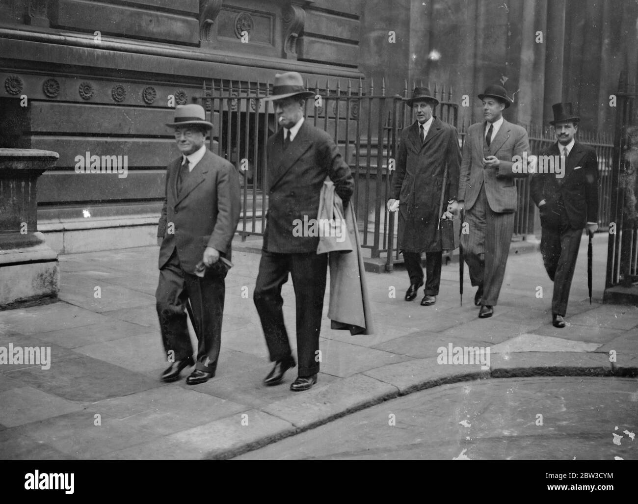 M. L S Amery dirige le déposition sur la sanction à M. Baldwin . Le Lt hon L S Amery ( à droite ) avec le deputation au 10 Downing Street . 15 octobre 1935 Banque D'Images
