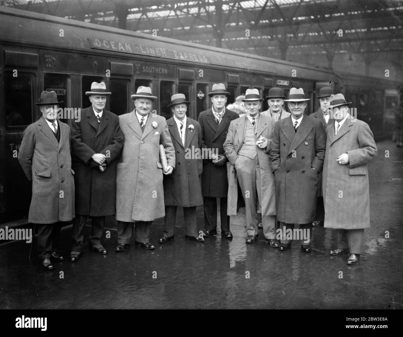 L'équipe de boules anglaises quitte Londres pour visiter l'Afrique du Sud. 11 janvier 1935 Banque D'Images