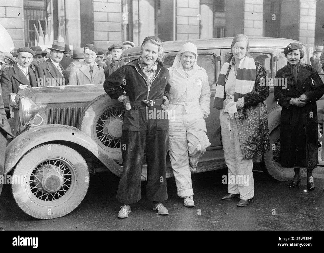 Mme J Molander , concurrente de Monte Carlo Rally se présente au poste de contrôle . 22 janvier 1935 Banque D'Images