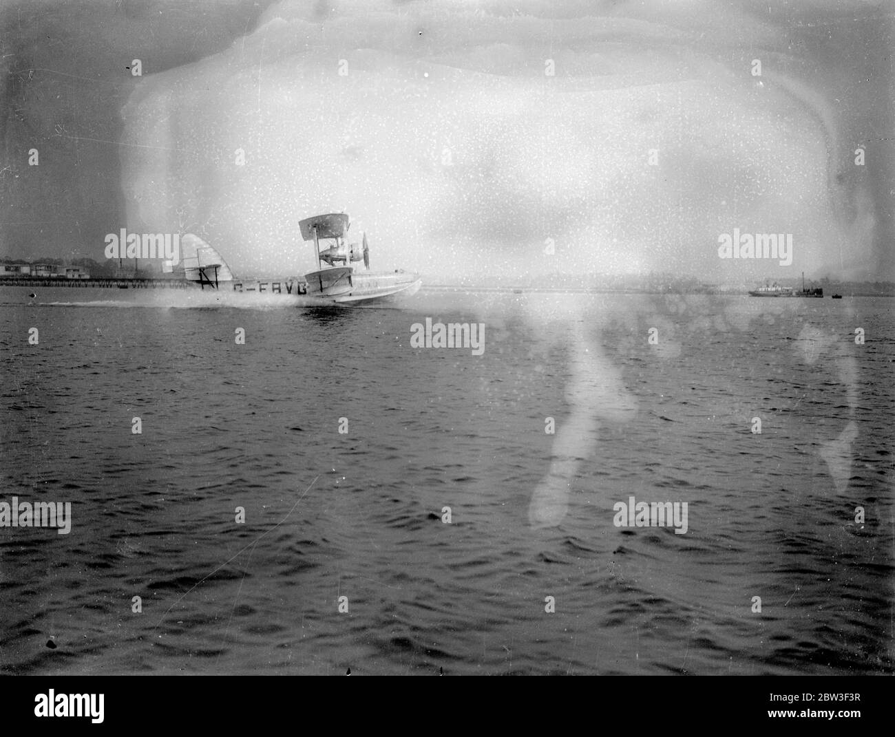 Court S.8 Calcutta ( G-EBVG ) '' ville d'Alexandrie de la Compagnie impériale aérienne volant un petit navire . Banque D'Images