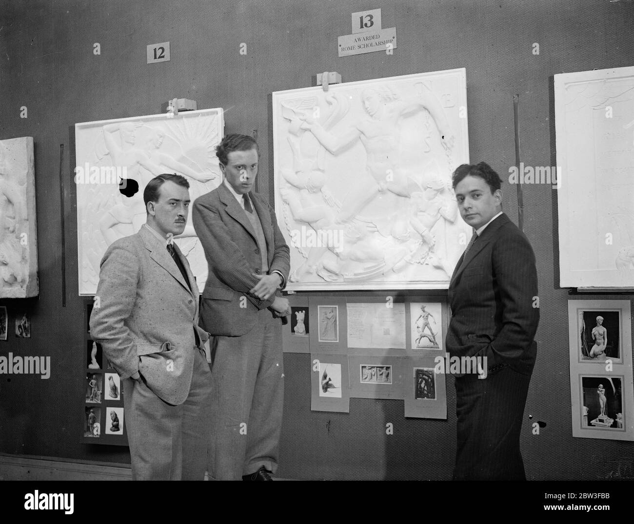 Lauréats des bourses d'art de Rome . Geoffry Deeley avec son travail au Royal College of Art , South Kensington . 21 janvier 1935 Banque D'Images