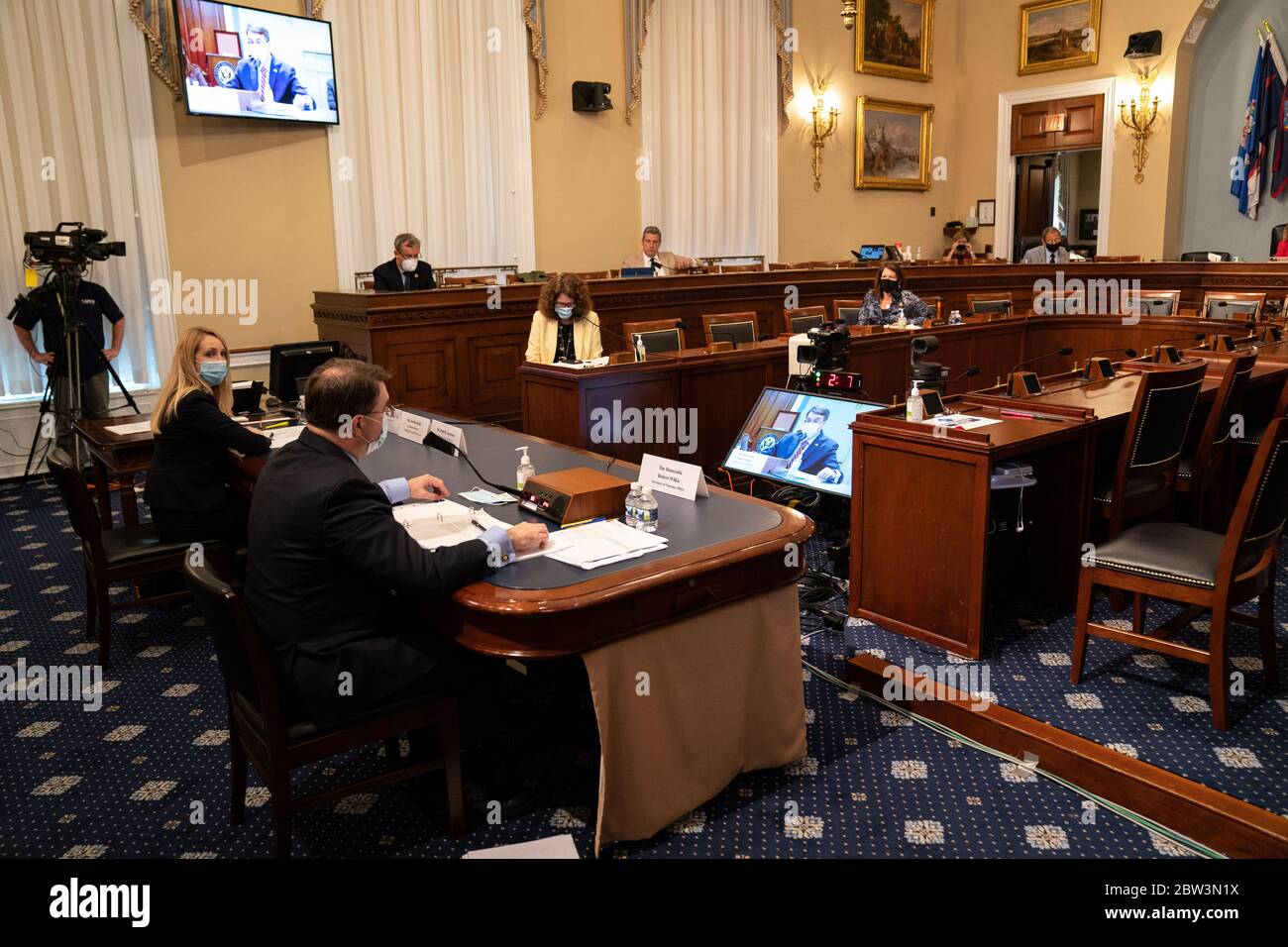 Le secrétaire américain des anciens combattants (va) Robert Wilkie, parle lors d'une audition avec le sous-comité des crédits de la Chambre des États-Unis sur la construction militaire, les anciens combattants et les agences connexes à Capitol Hill à Washington DC, le 28 mai 2020.Credit: Anna Moneymaker/Pool via CNP /MediaPunch Banque D'Images