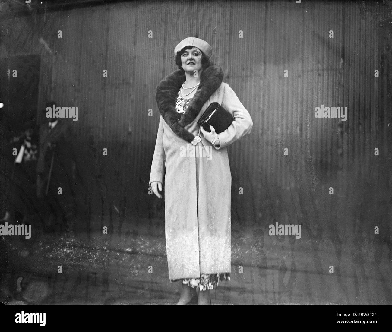 Opera Singer arrive de New York . Evelyn Gardener , la chanteuse d'opéra australienne , est arrivée à Southampton lors des séances photos : Evelyn Gardner à l'arrivée à Southampton . 24 juin 1936 Banque D'Images