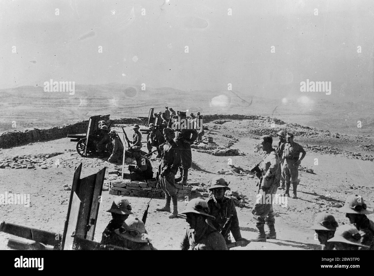 Troupes italiennes préparant des artilley . Guerre italo-abyssinienne avril 1936 Banque D'Images
