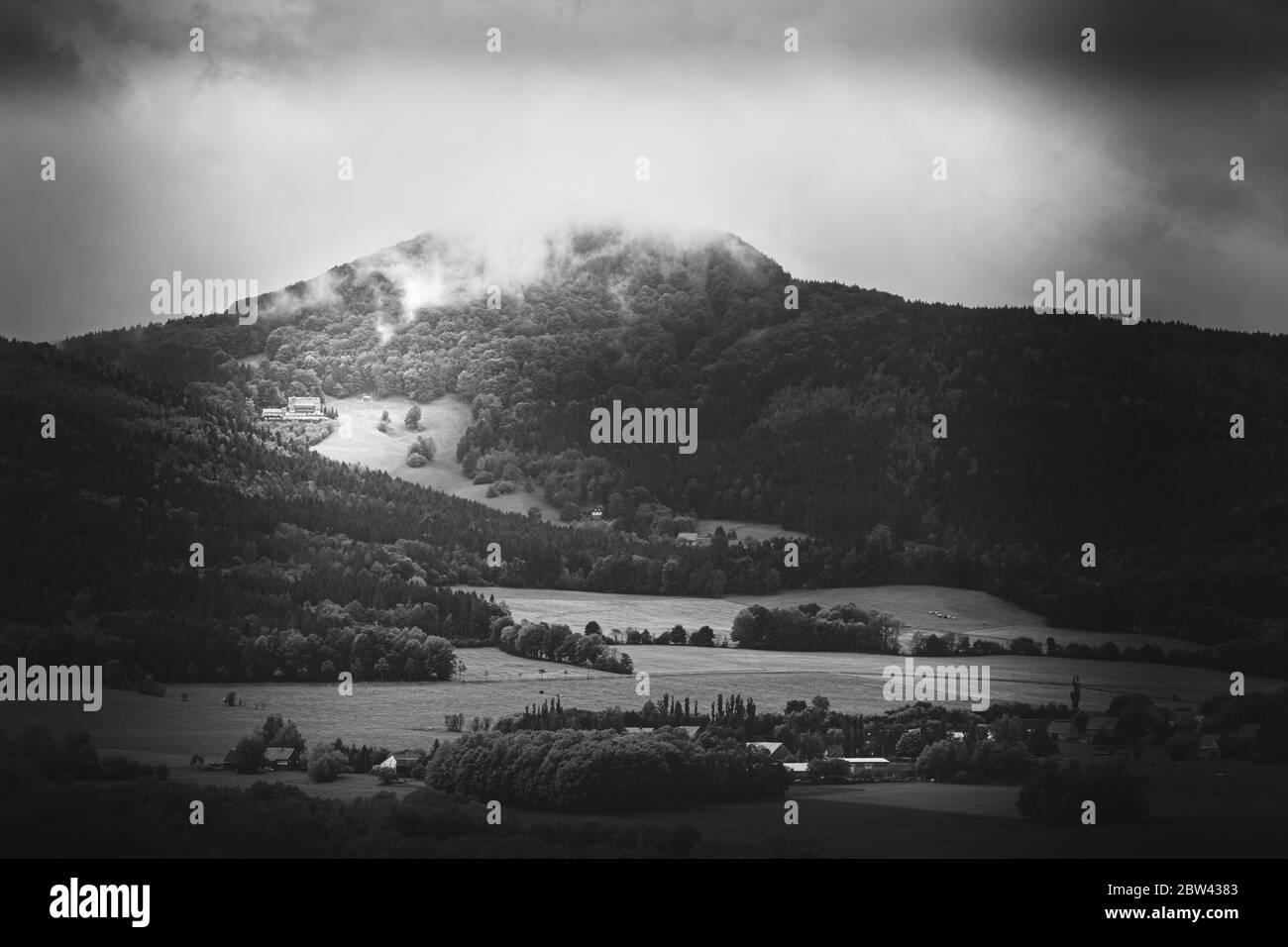 Vue sur la Lauche dans les montagnes de Zittau Banque D'Images